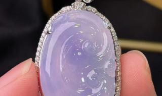 好点的翡翠挂件多少钱(价位在2000多的翡翠怎样) 翡翠吊坠多少钱一克